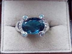 Sterling Silver London Blue Topaz Ring w. Light Blue Topaz Accents – Size 10.5