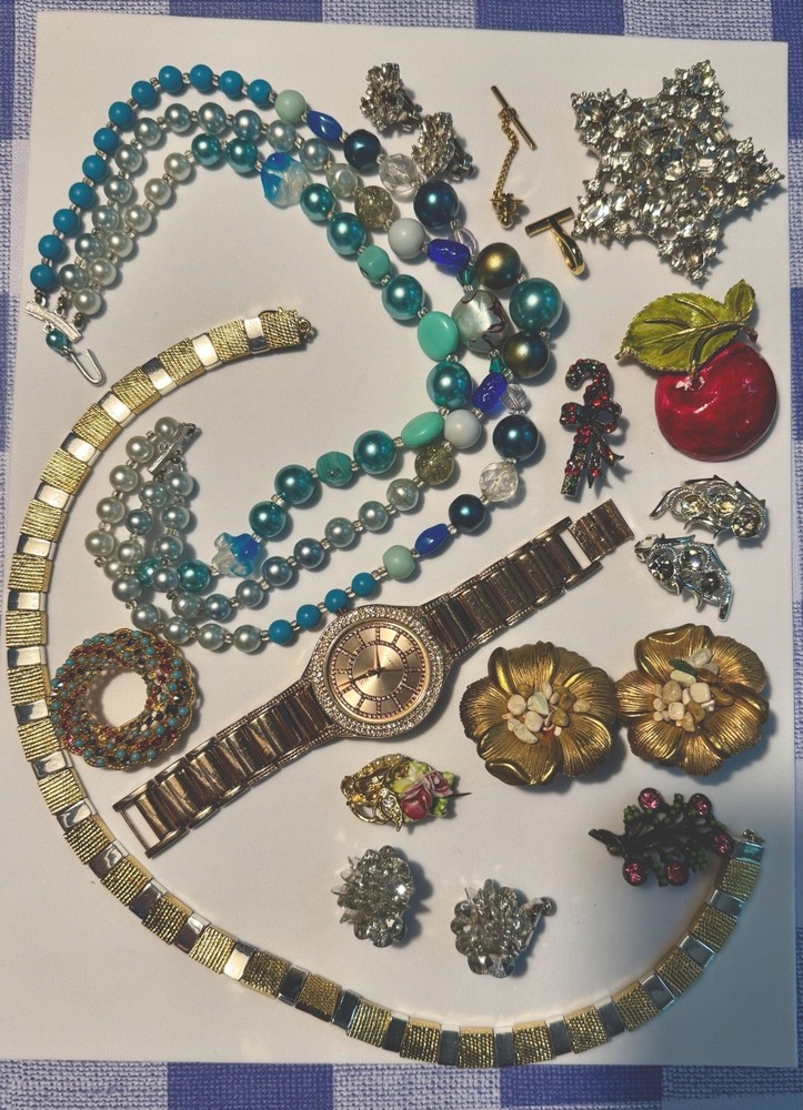 Lot of Broken Jewelry for Repair, Vendome, Coro, Sarah Coventry, Japan, NY&CO