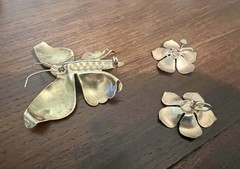 Antique Brooch & Screwback Earring Set Mulitcolor Circa 1930’s