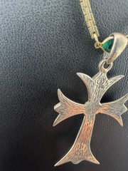925 Sterling Silver Gothic Maltese Cross Pendant Gold Tone Green Inset Necklace