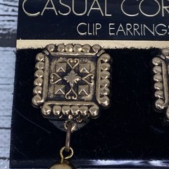 Vintage Casual Corner clip On earrings Lucite