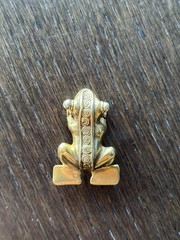 Vintage Signed MMA Metropolitan Museum Of Art Frog Pin/Pendant. Rare 1970’s