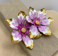 VTG Large Mod Purple enamel Gold-tone Flowers floral brooch 4″ Boho hippie