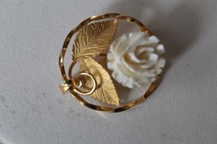LOT OF 6 VTG WEARABLE MARKED 1/2 12K GF BROOCH PINS, LEAF IS 14K GF 25 GM