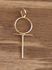 Vintage Estate Egyptian 18K Yellow Gold Ankh Figure! 1.25″ L!! In Original Box!!