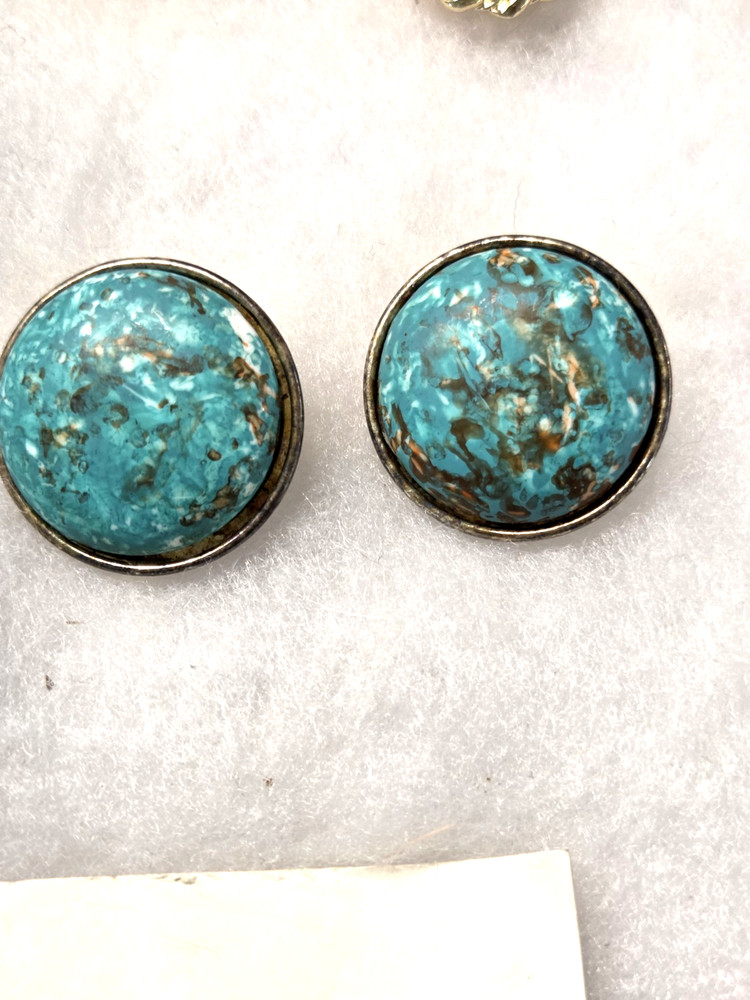 Vtg silver tone blue greenish cabochon pierced Earrings
