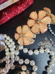 Vintage jewelry set of 26 in vintage purse