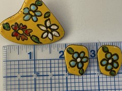 Vin. MCM Italian Enamel on Copper Brooch & Clip Earrings Set Yellow Floral Italy