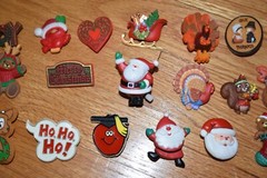 Lot of 20 Hallmark Pins Brooch Christmas Holiday Santa Thanksgiving Turkey Pin