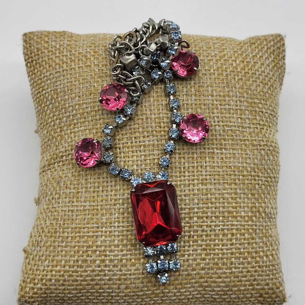 Stunning Vintage Rhinestone Necklace Pink Blue stones unsigned estate pinup