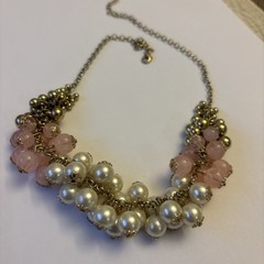 Vintage Avon NRT pearly gold tone necklace 21”