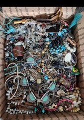 2 Pounds Jewelry Costume Vintage Mix LBS necklaces bracelets pins rings etc lbs