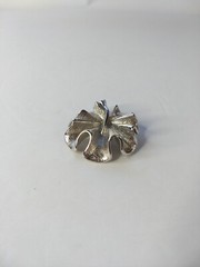 Sarah Coventry Silver Tone Rolling Leaf Pin Brooch Vintage Glam Nature