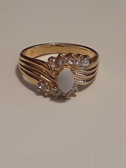 Uncas gold plated opal and rhinestone accent ring size 11.75