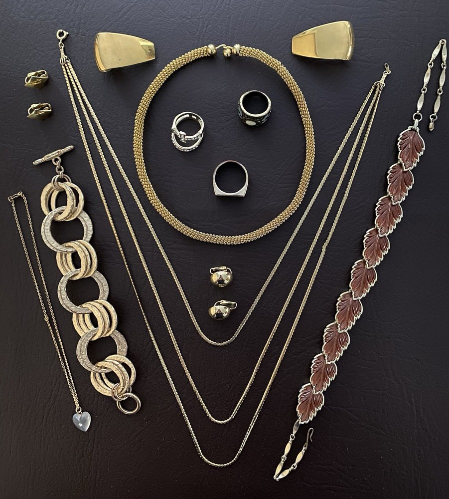 VTG – Modern Jewelry Lot Necklace Chains Earrings Rings Silver And Gold Tone Lot