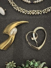 Vintage Estate Costume Jewelry Lot! Brooches and more!