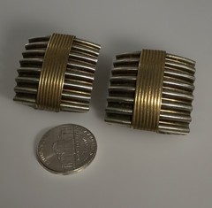 Vtg Industrial Modernist Wrapped Ribbed Brass & Alloy Square Post Earrings 16.5g