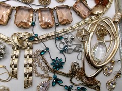 Vintage~Mod Estate Costume Jewelry Lot~AVON~CORO~JERI LOU~J CREW~SARAH~PARK LANE