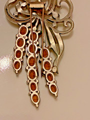 vintage large attributed Coro,reja,jomaz or ? fur pin clip. unsigned