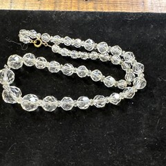 Vintage 1940s Sparkling Clear Crystal Graduating Faceted Bead Necklace 16”