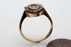 ANTIQUE ENGLISH 15K GOLD SEED PEARL HAIR LOCKET MOURNING RING c1880