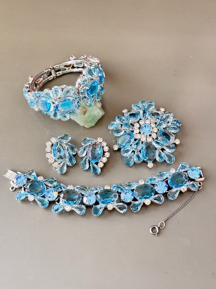 Vintage Verified JULIANA Clamper Bracelet Brooch Earrings Blue Givre Glass