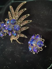 Vintage WEISS Heliotrope Rivoli Rhinestone Brooch Earrings Set Thistle