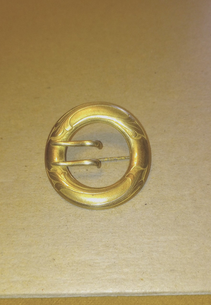 Antique AE & Co. (Bliss Bros?) Gold Tone Buckle Style Brooch 1 13/16″