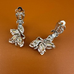 Vintage Thermoset Climber Earrings Silver Tone White Flower Petals Retro Mod