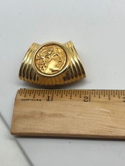 Vtg Echo Scarf Slide Gold Tone Roman man relief style coin unsigned 1 3/4″