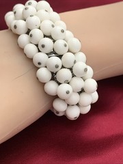 Vintage Milk Glass Beaded Cluster Bracelet Dangle Cluster 5-5/8″ IC Expandable