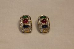 LES BERNARD VINTAGE GLASS CABACHON CLIPON EARRINGS