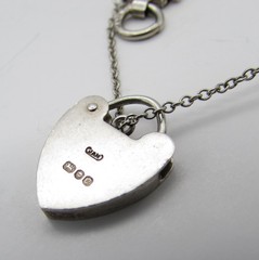 1977 English JAM Sterling Silver Heart Padlock Bracelet 6.75in Wrist Vintage