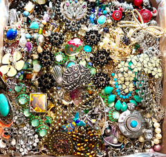 FREE SHIP 5 Pound Lb Unsearched Lot Jewelry VTG New Junk Art Craft Treasure Box