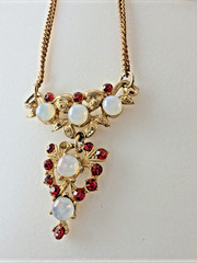 Vtg Gold Tone Lavalier Necklace & Earring Set Opaline Cabochons Red Rhinestones