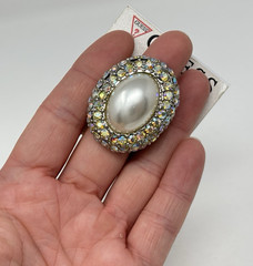 Vintage GUESS ? Y2K Oversized Faux Pearl Rhinestone Cocktail Ring Statement 8.5