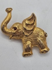 Vtg FREIDES Gold Tone Trunk Up Elephant Brooch Pin Red Rhinestone Eye Secure Pin