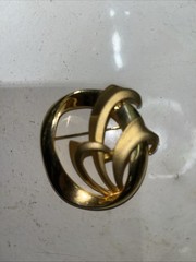 Vintage 1980’s Spiral Gold Tone Matte & Shiny TONA Brooch Pin Jewelry S7