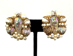 VTG Signed HOBÉ Gold Tn Fancy Clear AB Faux Pearls BEADED CLUSTER Clip Earrings