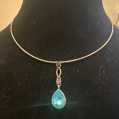 AKII Vtg Y2K Silver Tone Aqua Blue Crystal Teardrop Pendant Omega Chain Necklace