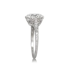 A beautiful Round Cut Lab Created Diamond solitaire Engagement 925 Silver Ring