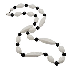 Modern Art Deco Black & White Round and Geometric Spiral Bead Vintage Necklace