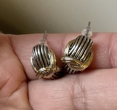 Vintage pair of two-tone ribbed love knot stud earrings 1’ in