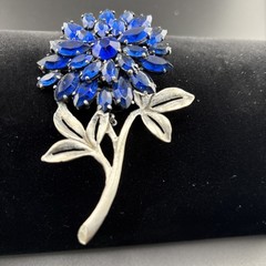 Vintage Trifari Blue rhinestone brooch pin 3.25” Pat:206696