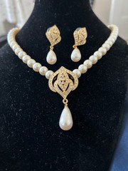 Vintage Signed Marvella Faux Pearl Rhinestones g Necklace & Earrings Set