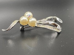 Vintage Pin Silver Metal Imitation Pearl Rhinestone & AB Center Stone Unsigned