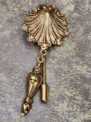 VTG Yves Saint Laurent Gold Tone Scalloped Seashell & Charm Lapel Hat Stick Pin