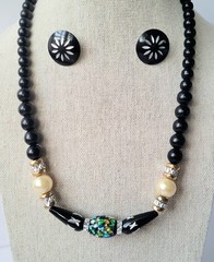 Vtg Japan Laser Cut Metal Lucite Confetti Foil Bead Black Necklace Earrings Set