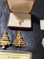 Vintage jewelry lot everything in the pictures, estate find