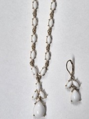 Vintage 1980s Nacy&Rise Milk-Drop Gold-Tone Victorian-Style Necklace & Earrings